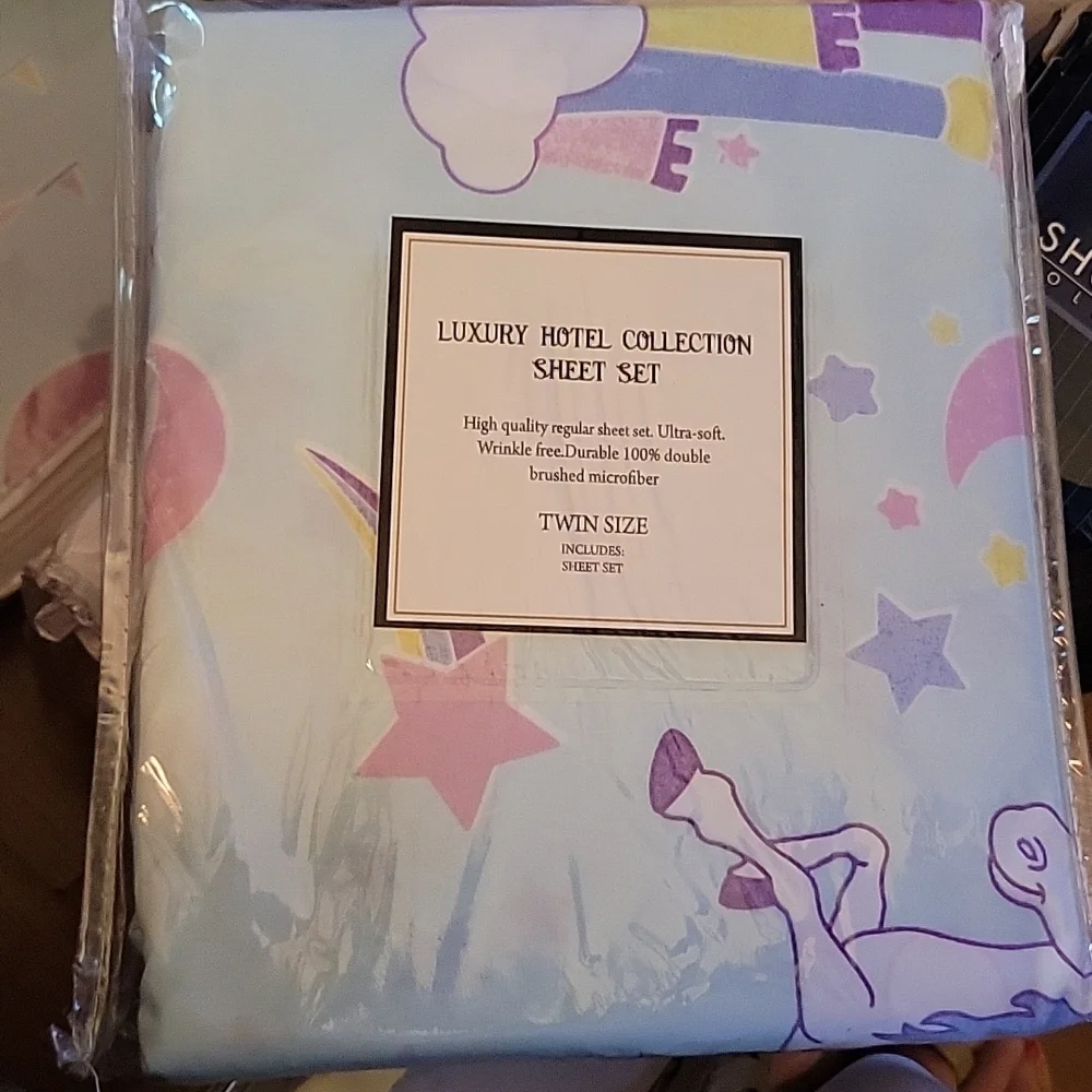 LUXURY HOTEL COLLECTION Twin Unicorn Rainbow Castle 3 piece sheet set NEW